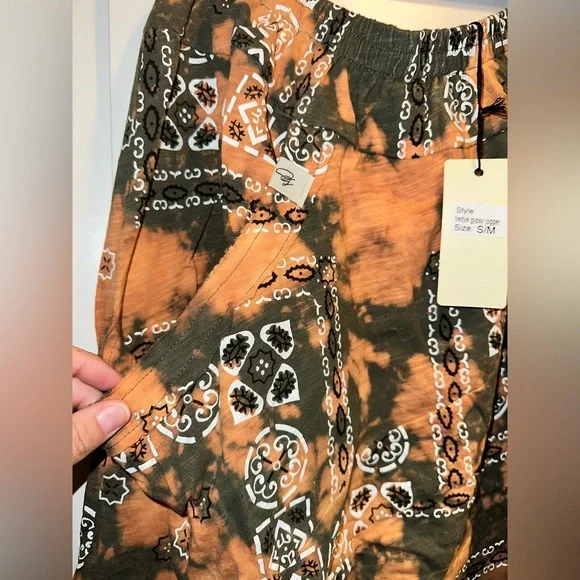 NWT Jaded Gypsy FROM HERE AND BEYOND PANTS BLEACHED OLIVE BANDANA - Picture 7 of 7